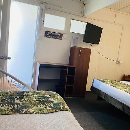 Hostal 3 Norte ซานอันโตนิโอ ภายนอก รูปภาพ