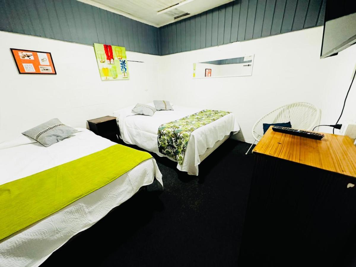 Hostal 3 Norte ซานอันโตนิโอ ภายนอก รูปภาพ