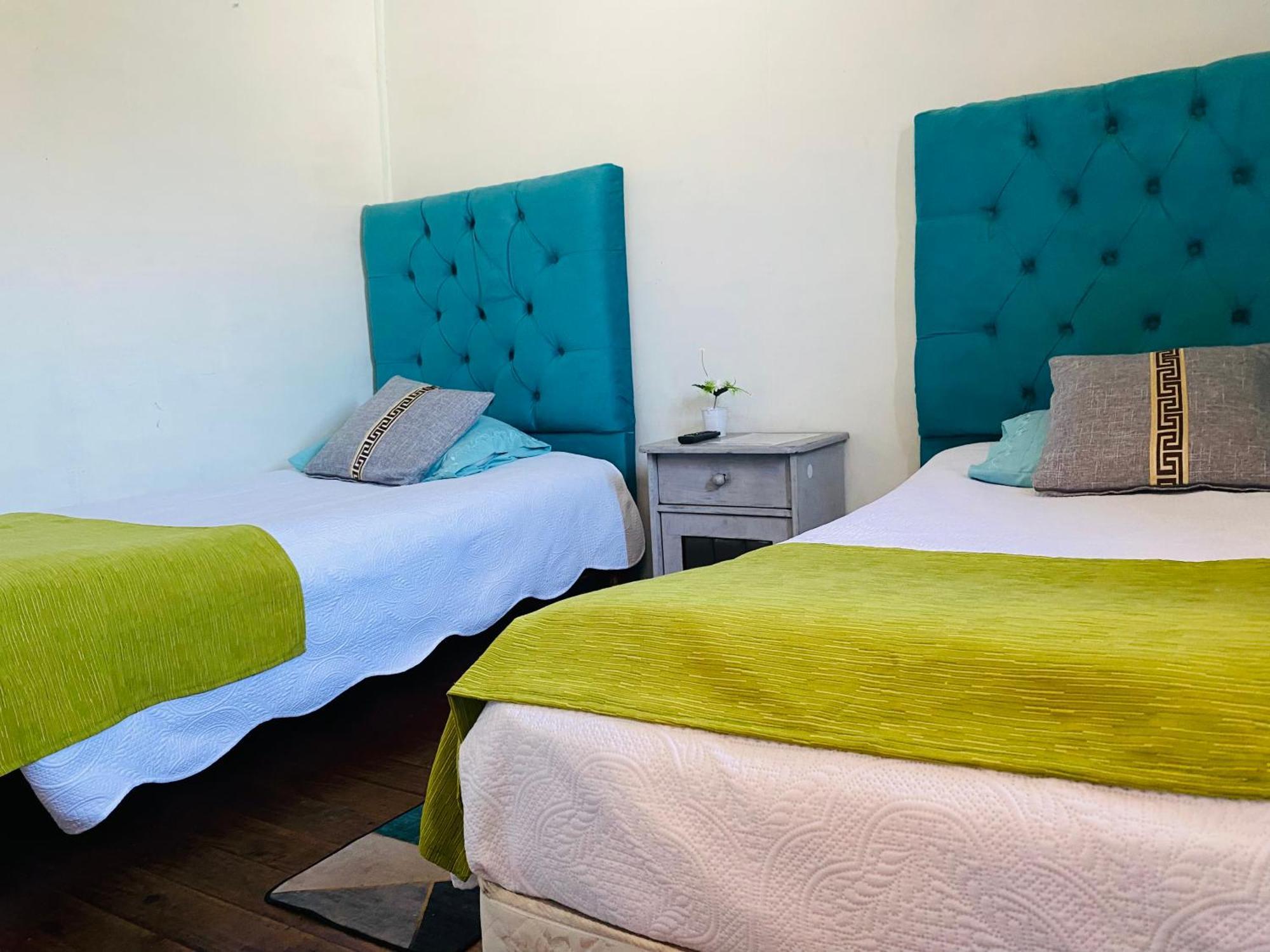 Hostal 3 Norte ซานอันโตนิโอ ภายนอก รูปภาพ